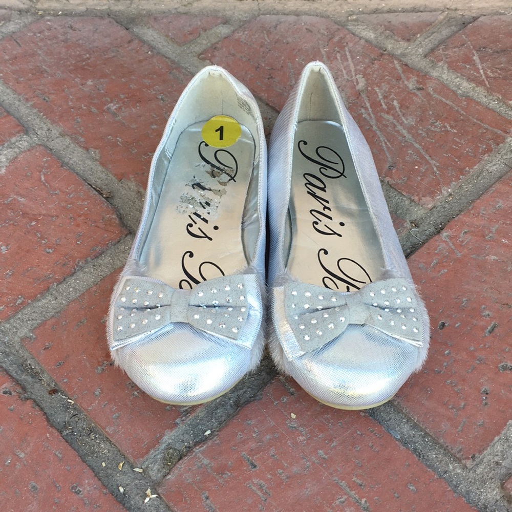Cute silver flats shoes